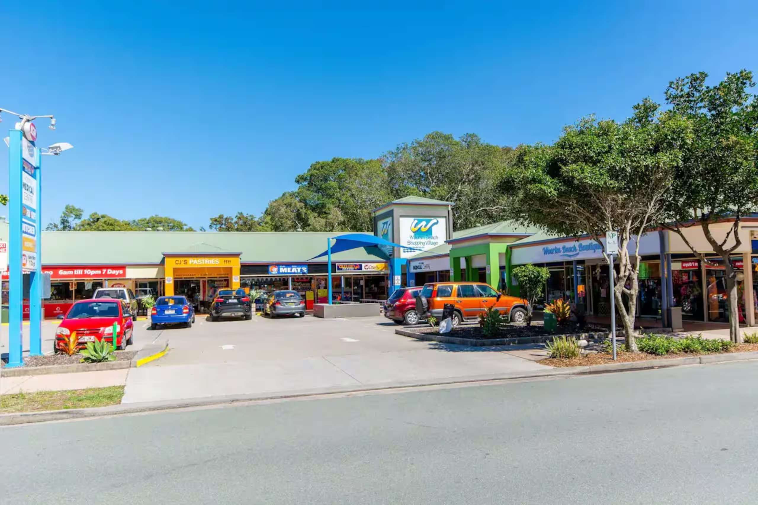 Local shops a short distance from the house at Woorim